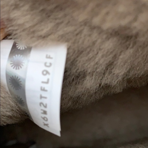 UGG classic mini 2 genuine shearling lined boots - Picture 5 of 8